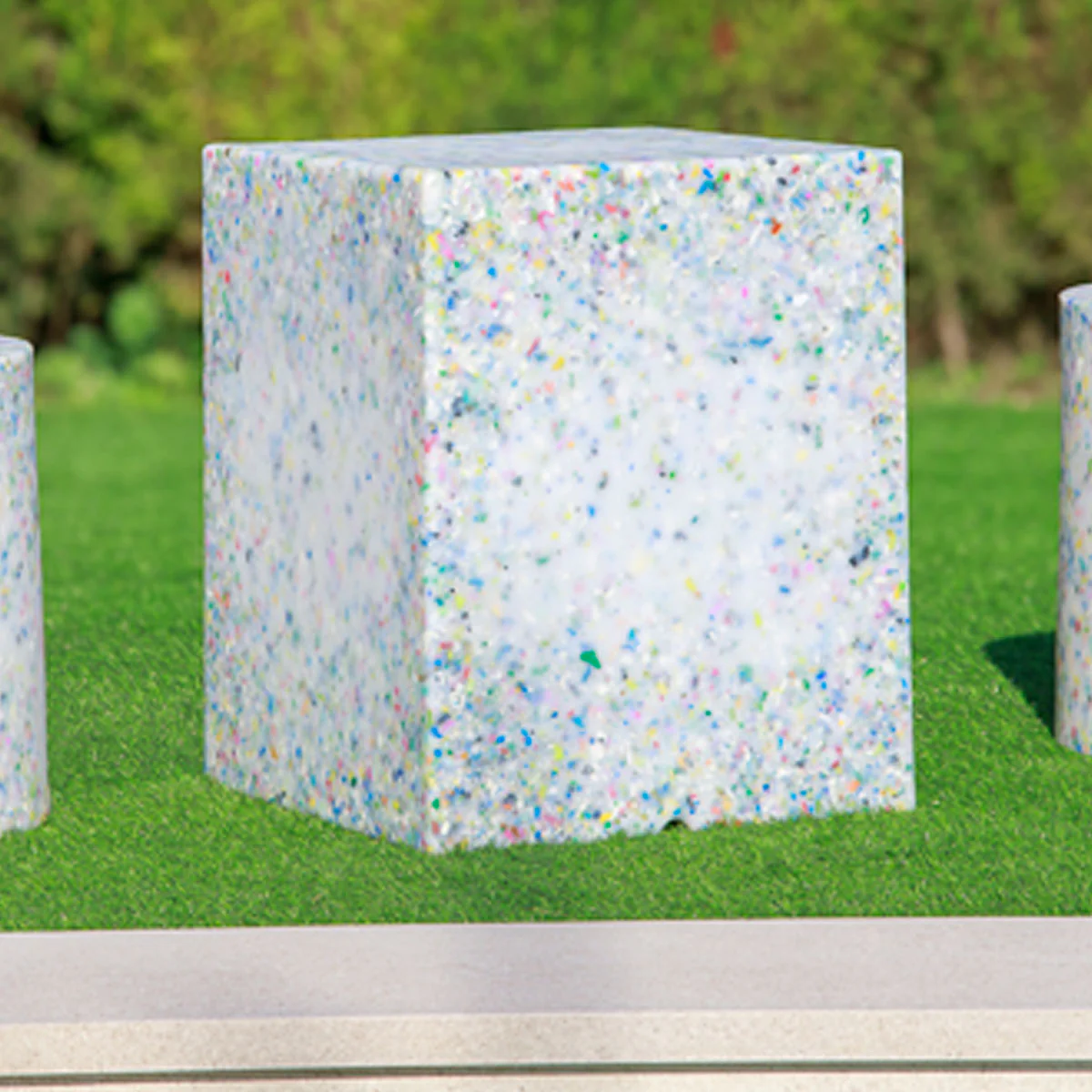 CIRCOOLAR Table ou siège Cuby 53 Matériau Recyclé - Image 3