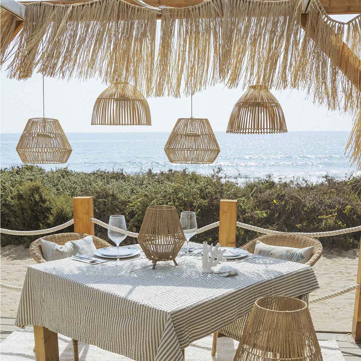 Guirlande décorative en raphia naturel