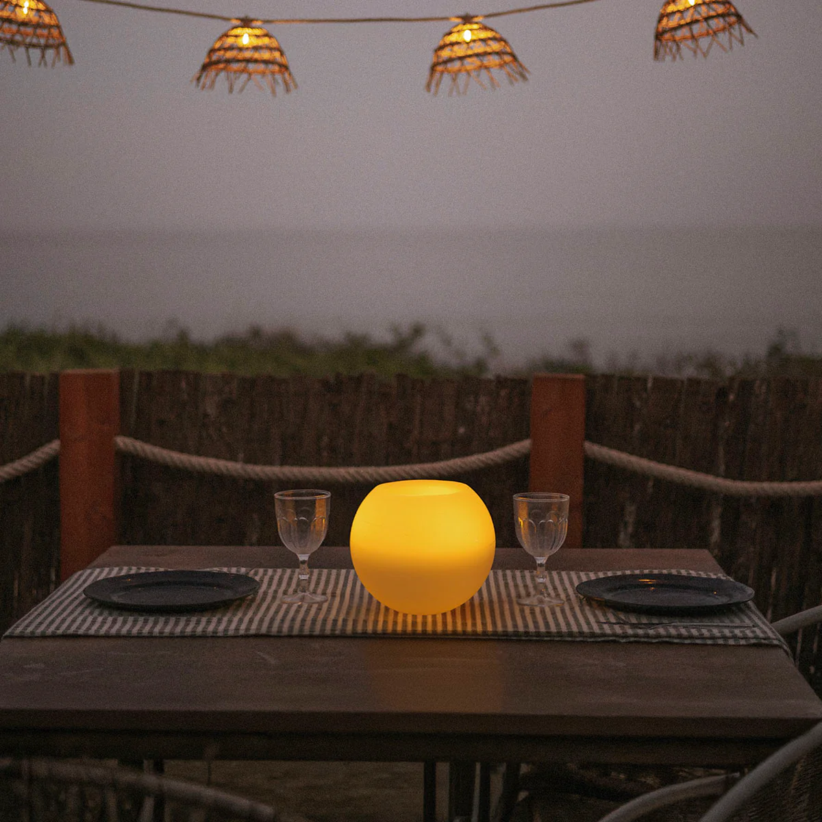 Lampe de table en forme de boule – Dolo 20 Ball
