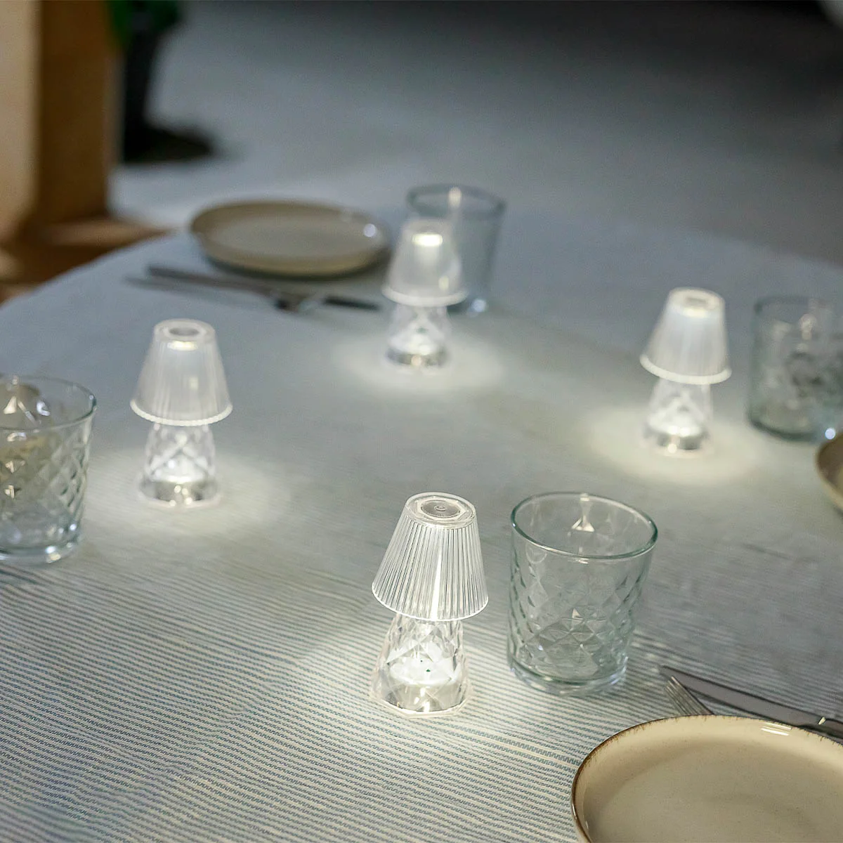 PACK 12 UNITÉS - LAMPE DE TABLE LOLA 12 LUX - Image 3