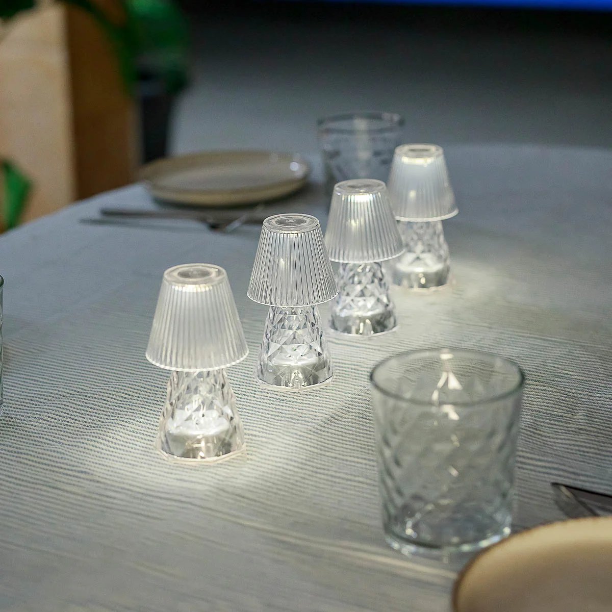 PACK 12 UNITÉS - LAMPE DE TABLE LOLA 12 LUX - Image 4
