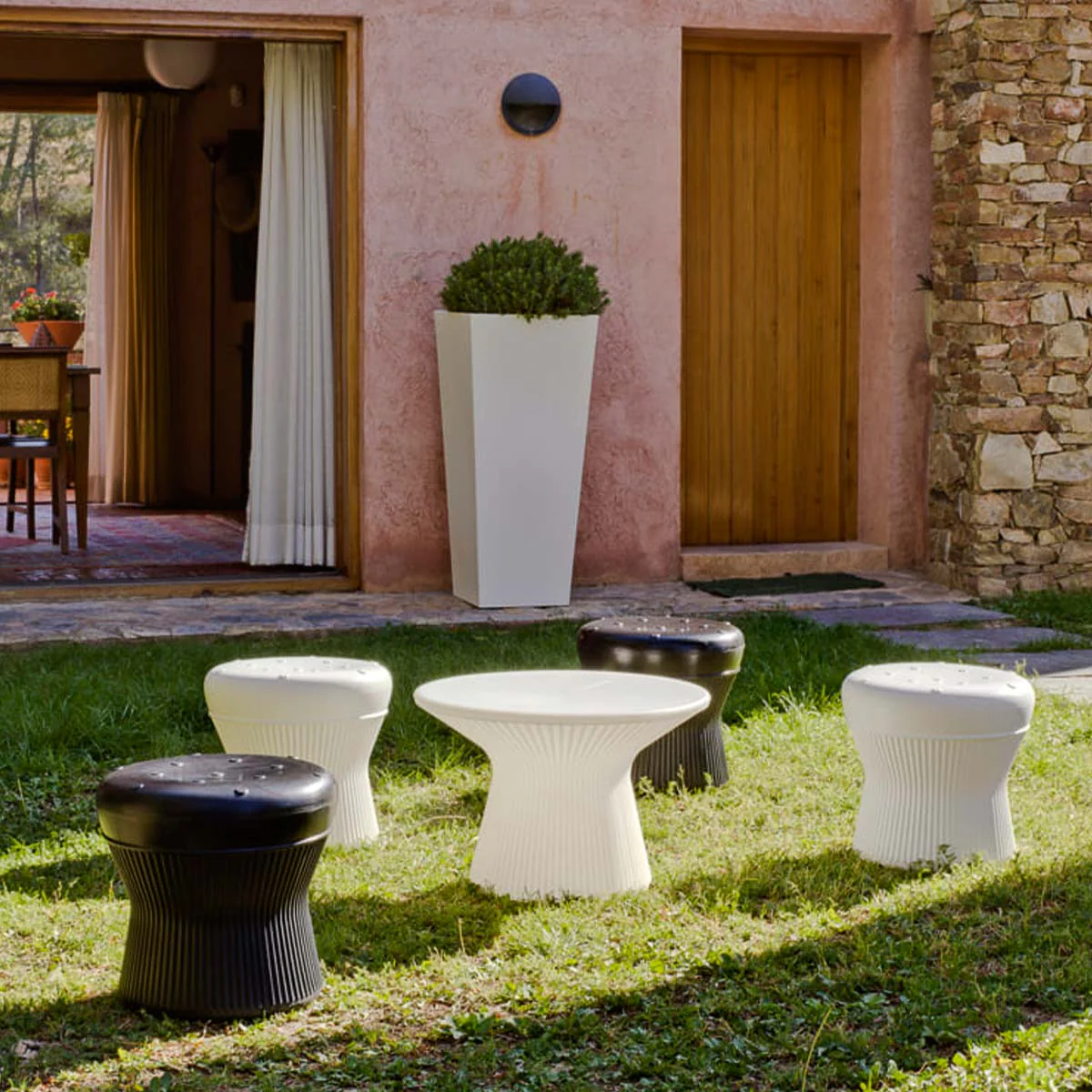 TABOURET BAS ROND CORFU 40 AVEC LUMIÈRE / SANS LUMIÈRE - Image 3